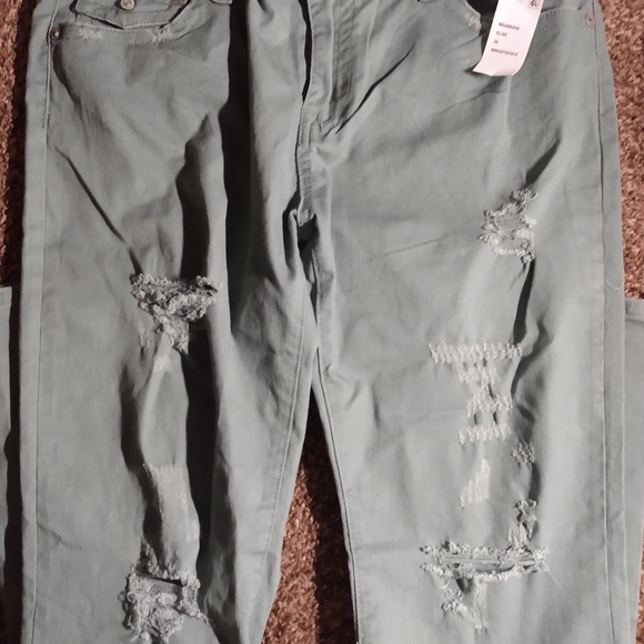 Jeans - Picture 2 of 6